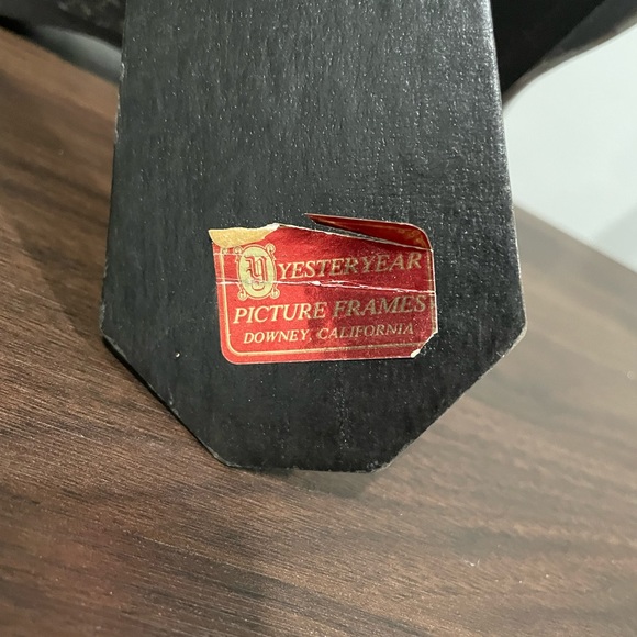 {Yesteryear Picture Frames} Vintage Beautiful Victorian Style carved wood frame - Picture 4 of 4